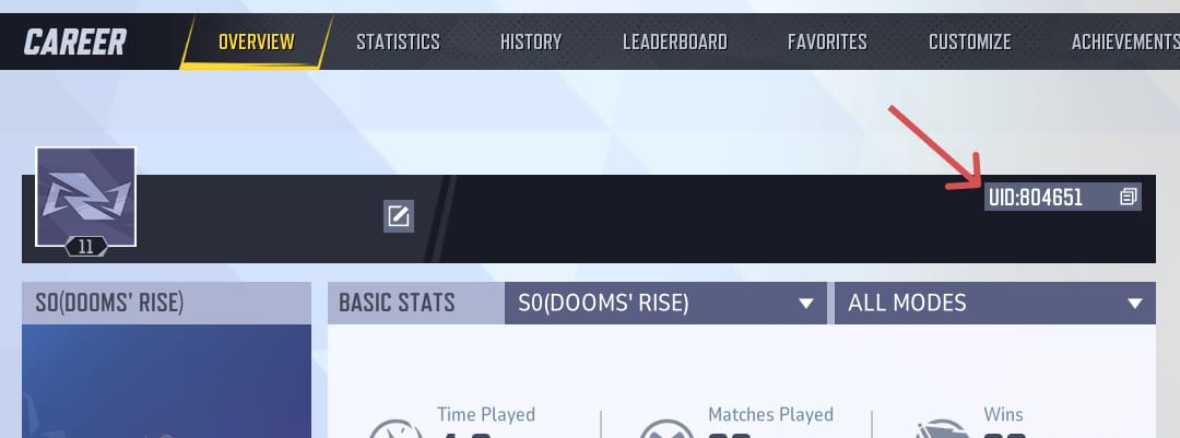 Сравнительное изображение, показывающее правильное совпадение UID в Marvel Rivals и статус неверного UID или задержки пополнения